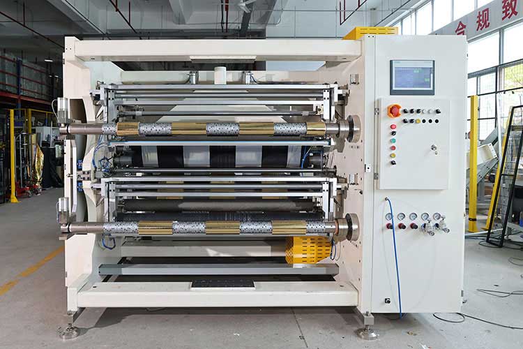 Analysis of core technical parameters of slitting machines: How does it affect cutting accuracy and efficiency?